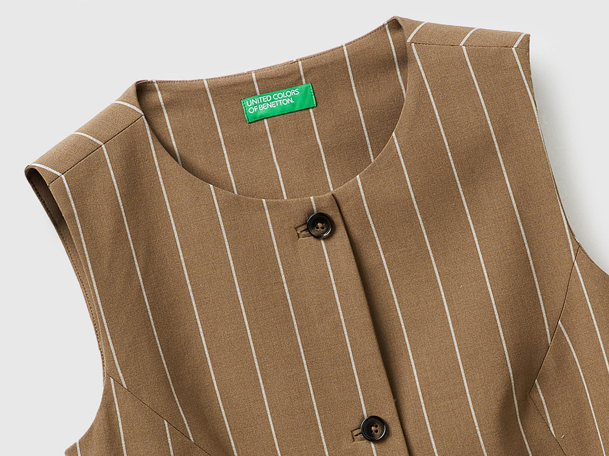 Gilet lungo gessato con cintura