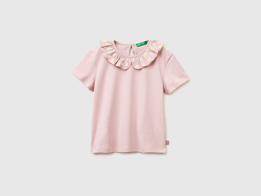 T-shirt con rouches sul colletto
