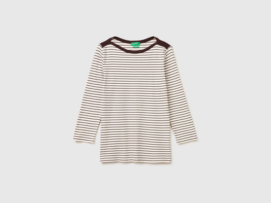 T-shirt a righe con scollo a barchetta