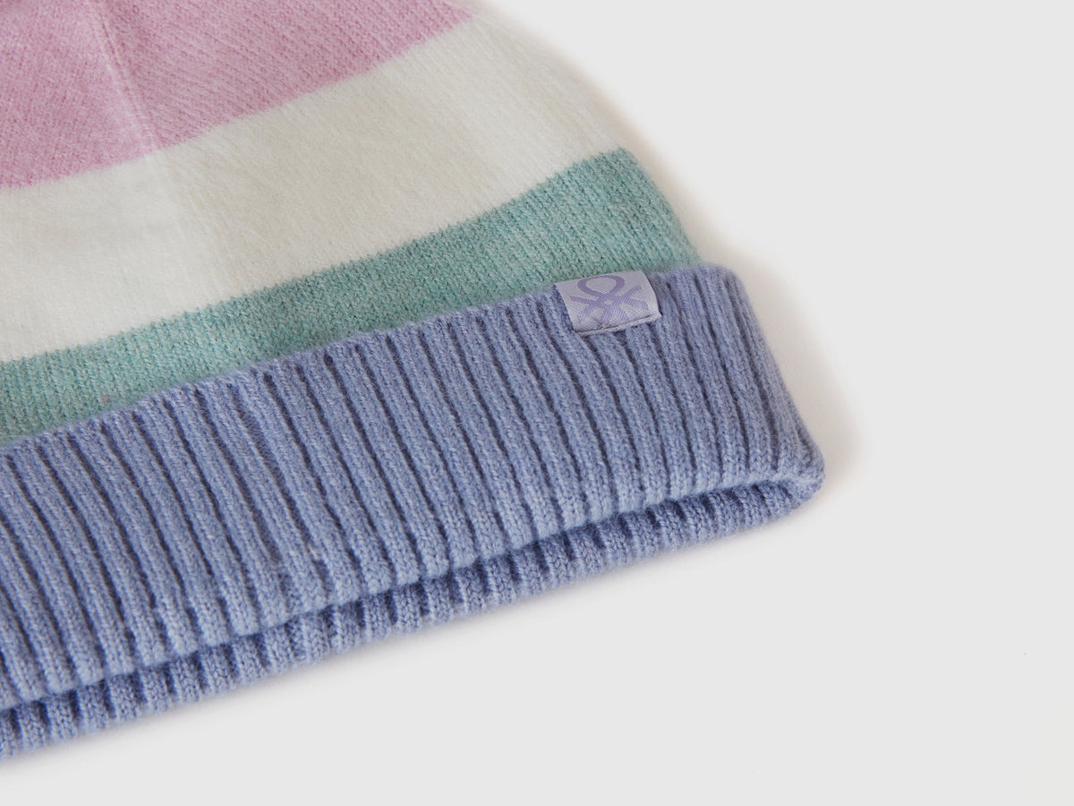 Cappello a righe multicolor