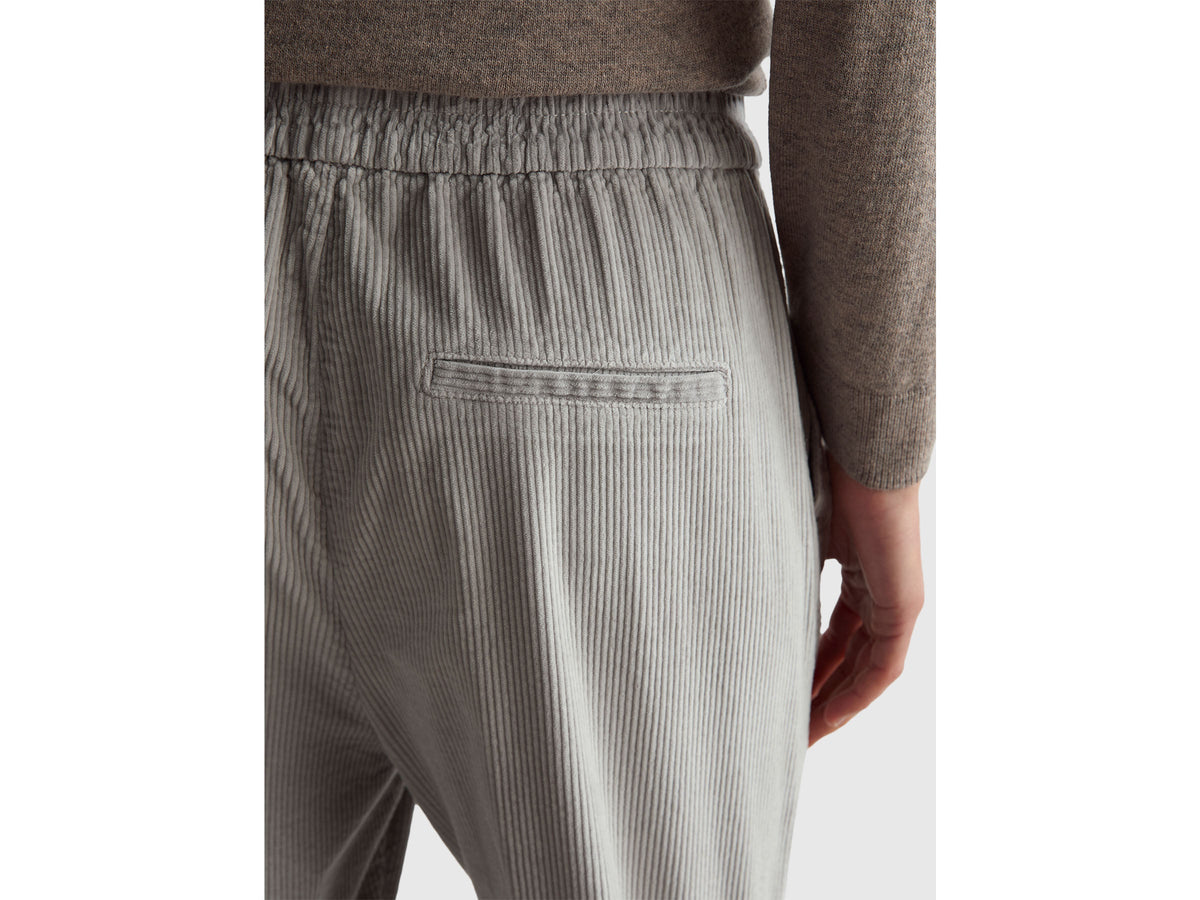 Chino in velluto con vita elasticizzata