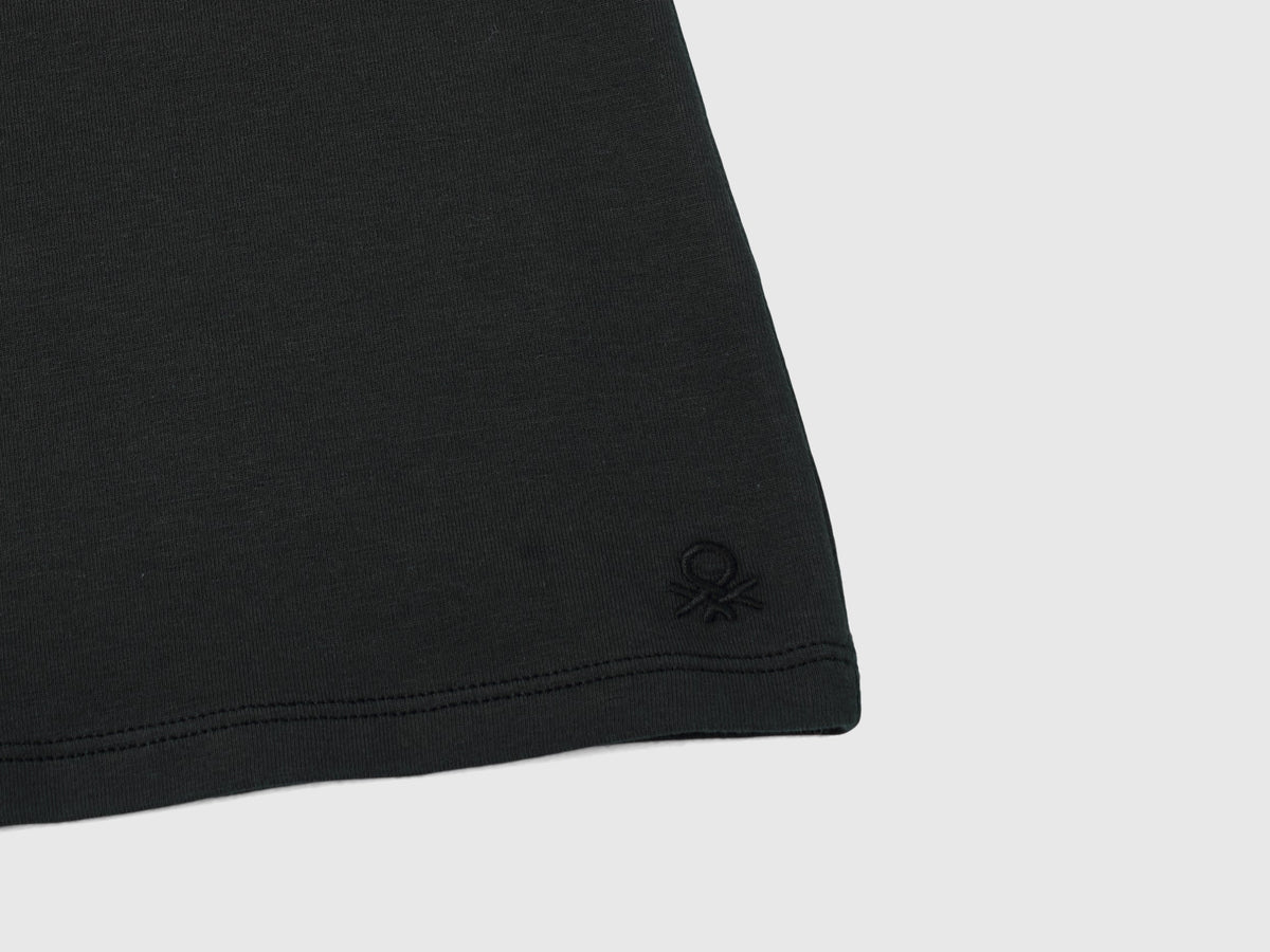 T-shirt stretch con collo alto