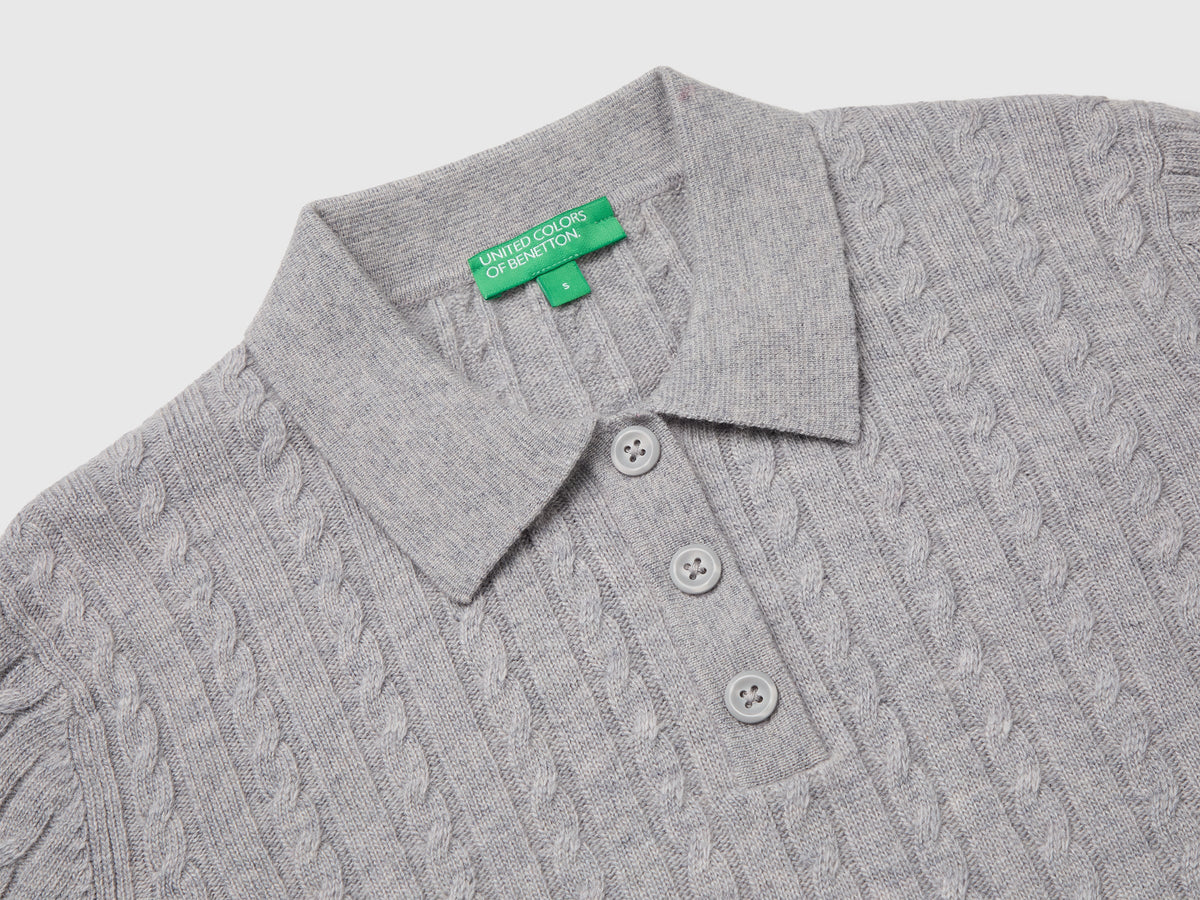 Maglia a polo con trecce