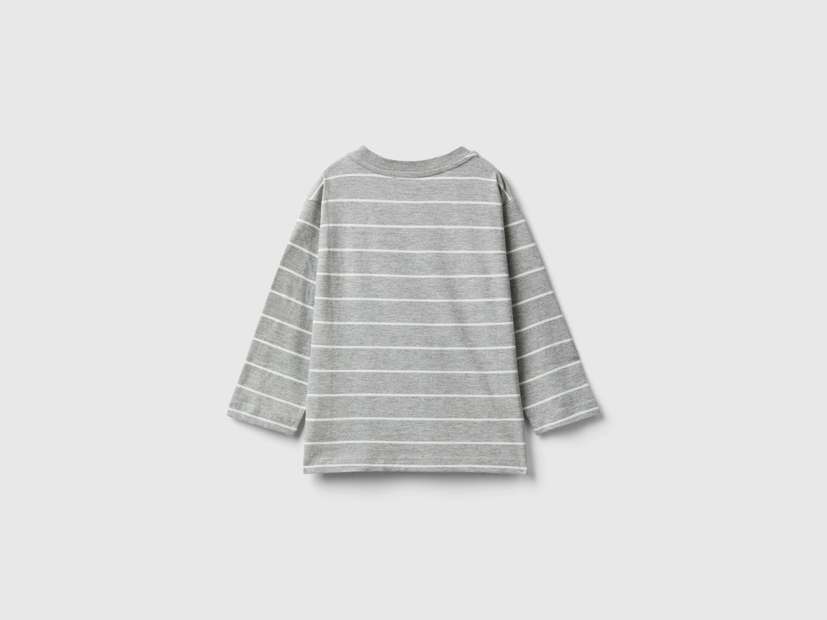 T-shirt a righe con applicazione