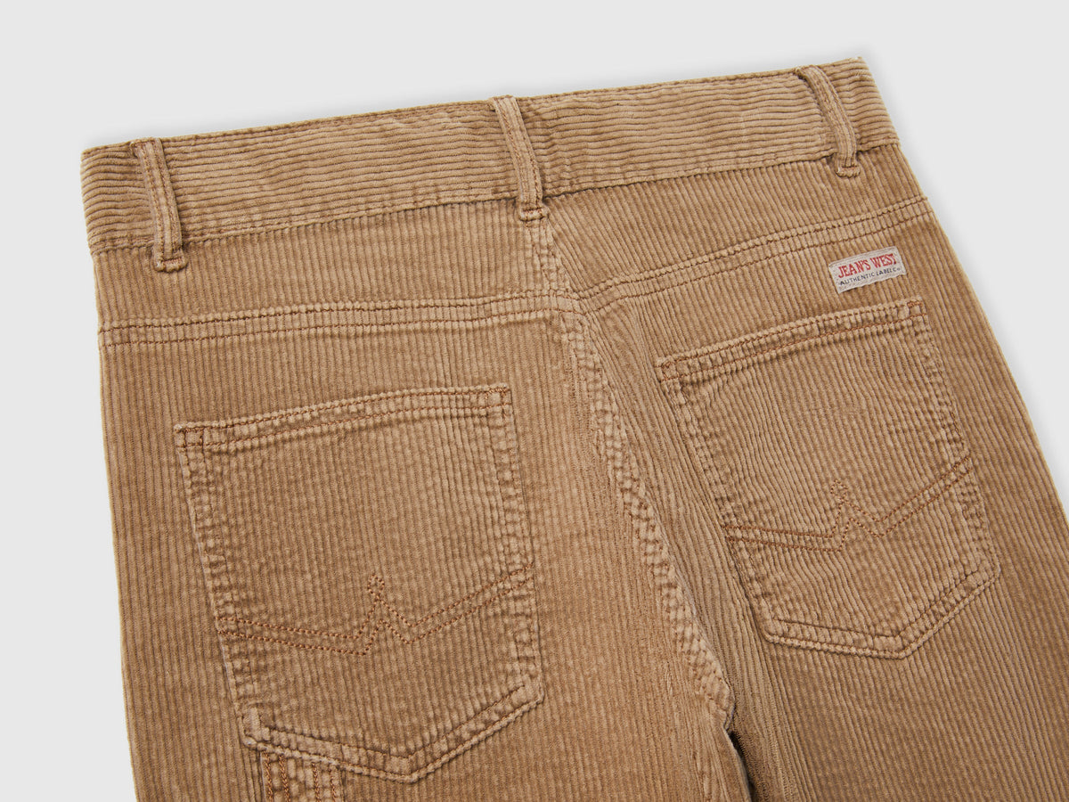 Pantaloni stile carpenter in velluto a costine