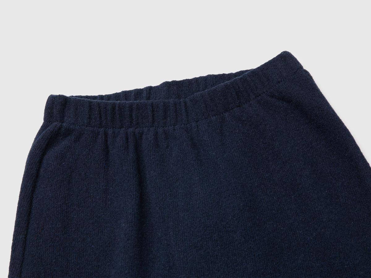 Completino con maglia a righe