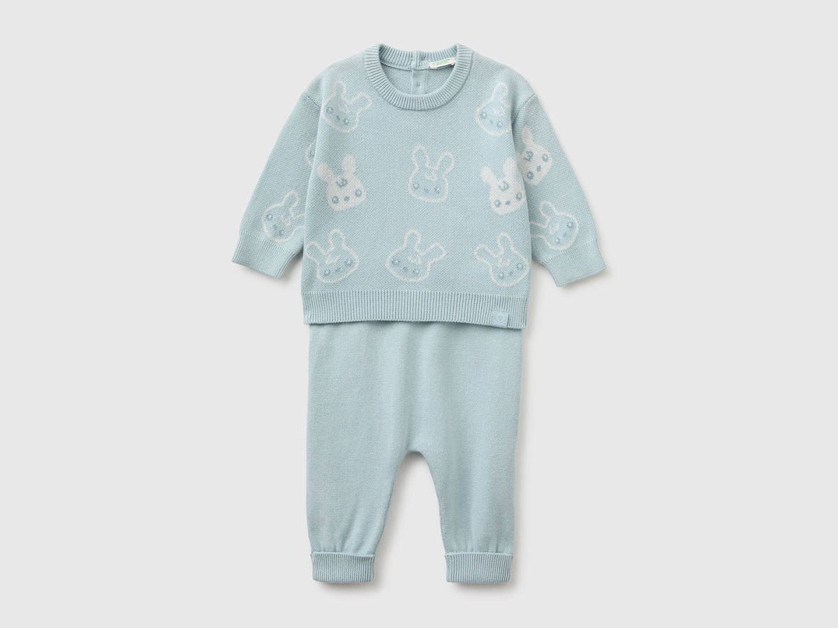 Completo in maglia con coniglietti