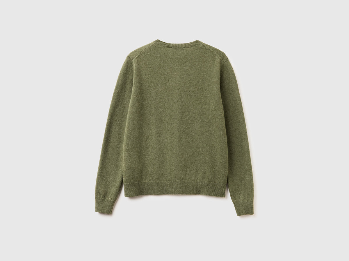 Cardigan girocollo verde militare in pura lana Merino