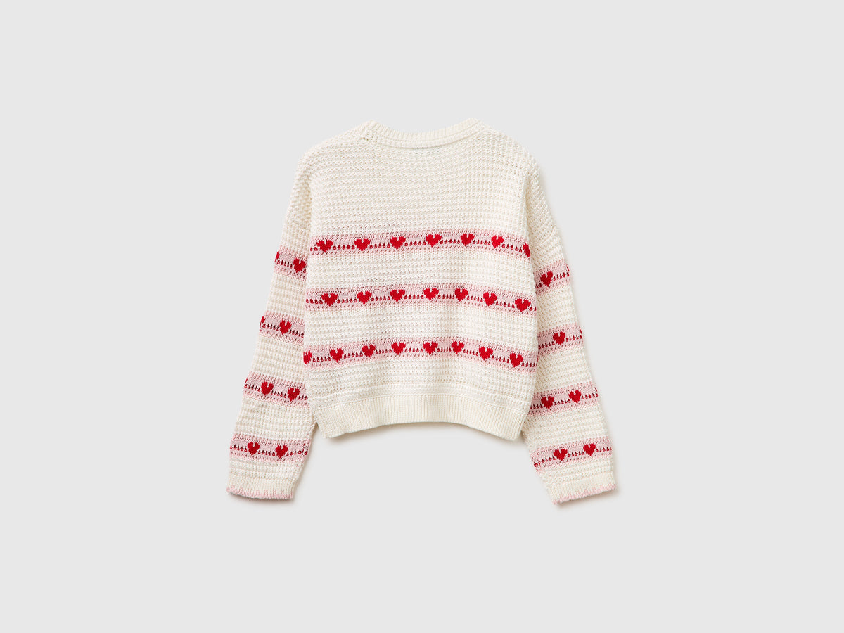 Maglia con righe e cuori