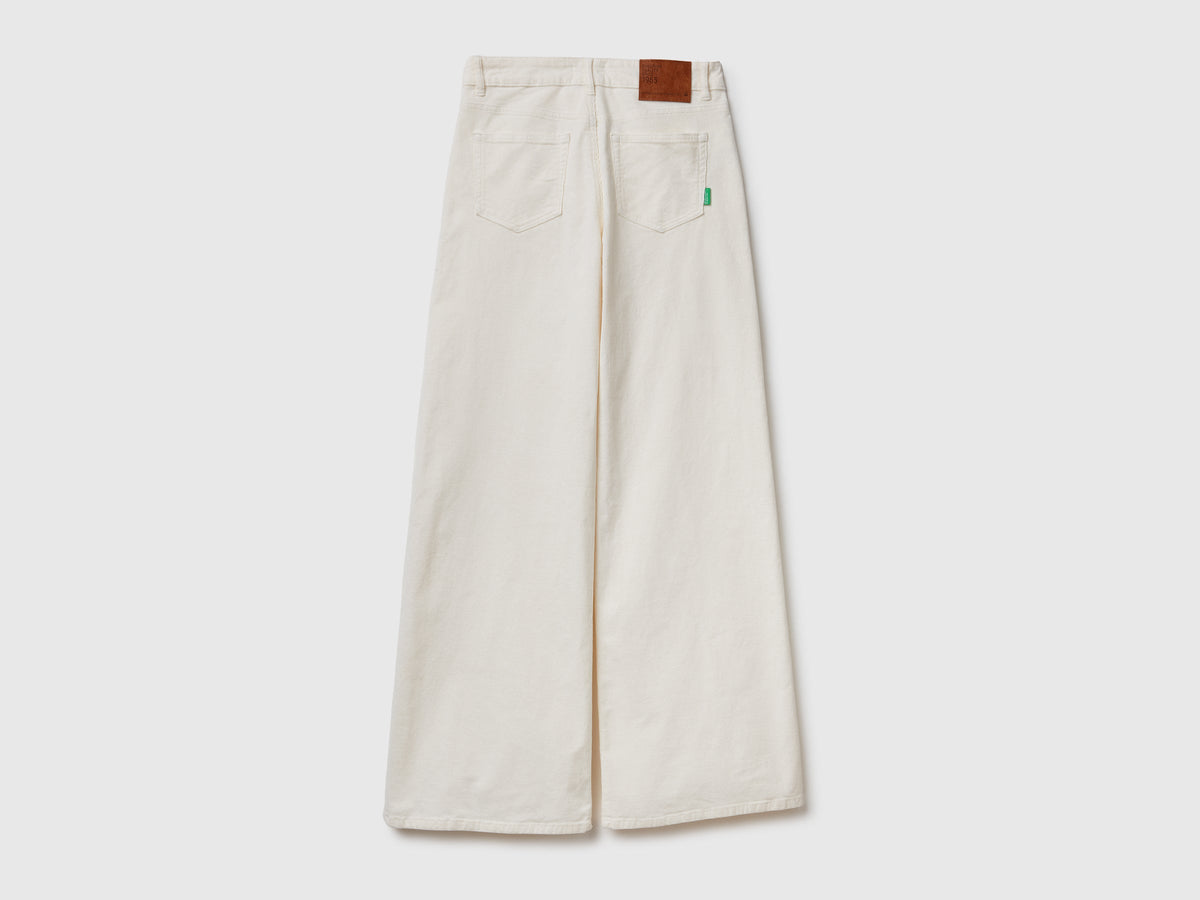 Pantaloni wide fit in velluto
