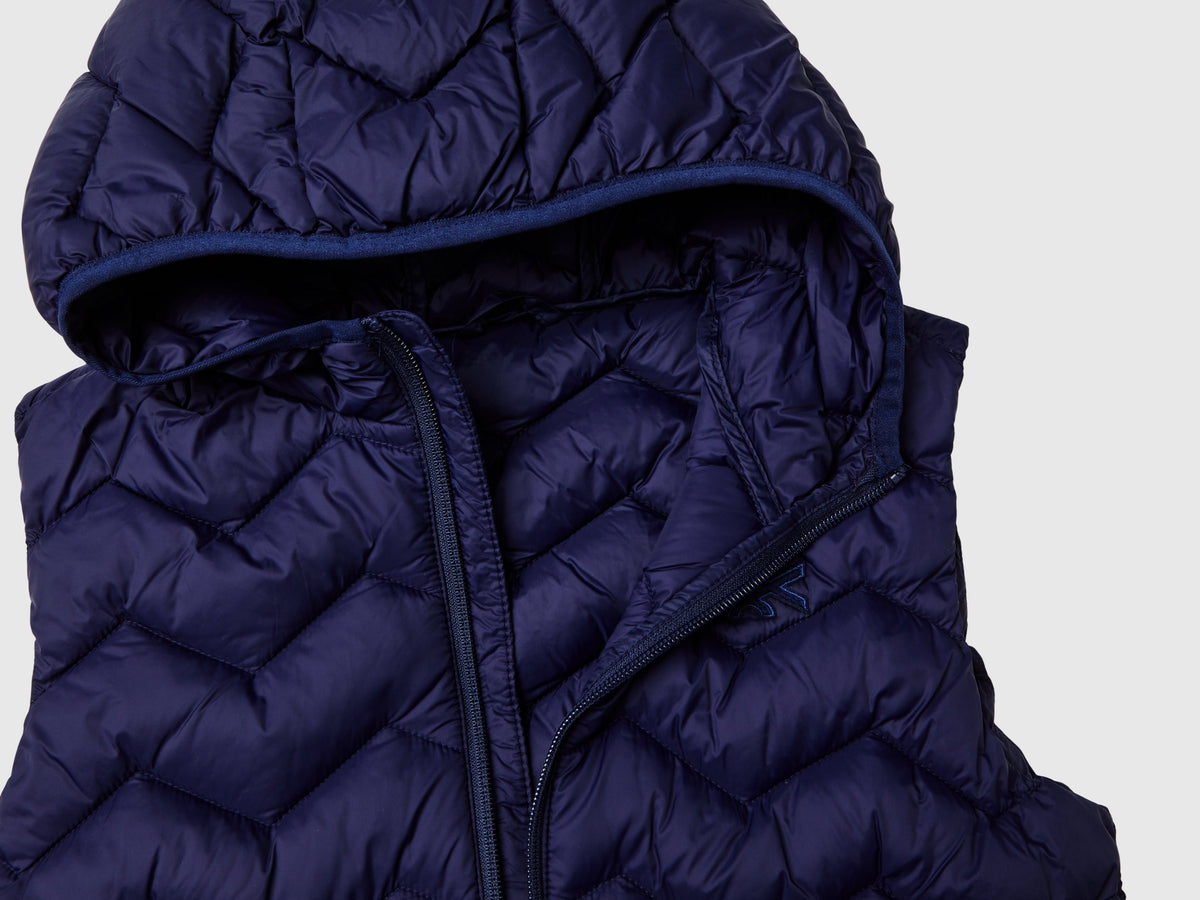Gilet imbottito con cappuccio