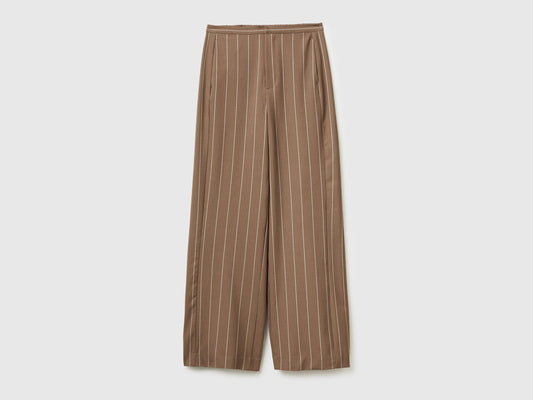 Pantaloni gessati gamba larga