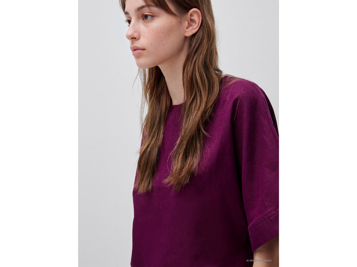 Blusa girocollo in puro lino