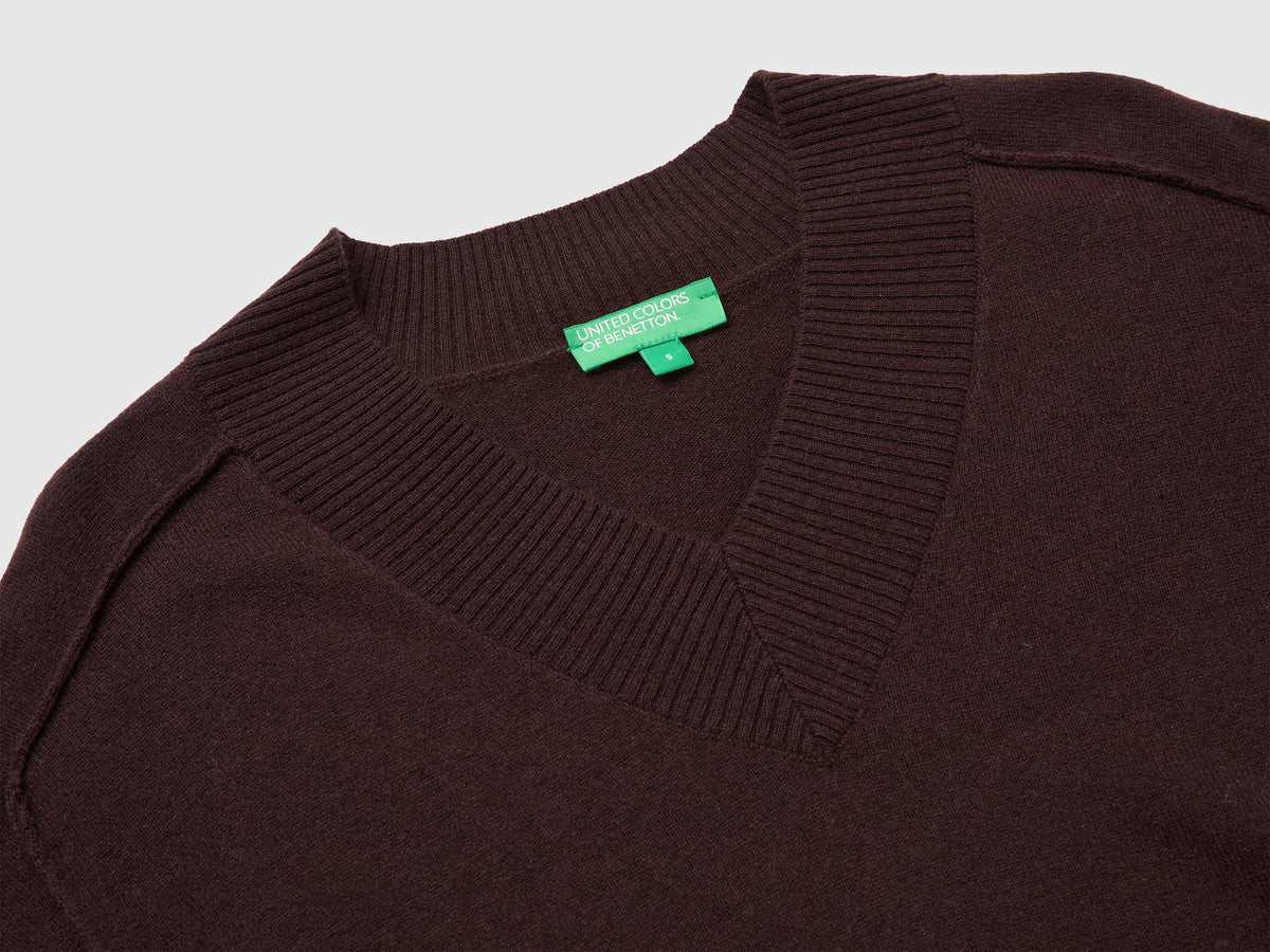Maglia morbida con scollo a V in misto cashmere
