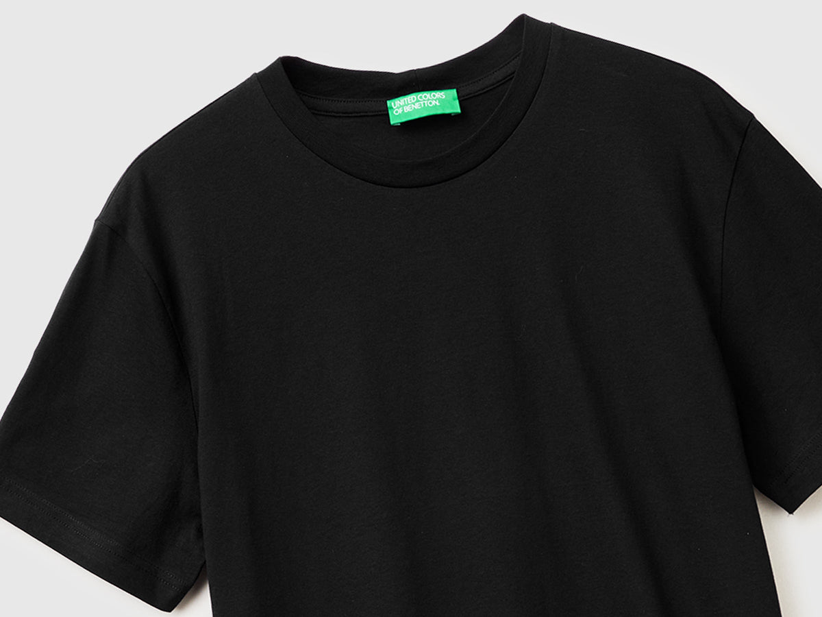 T-shirt nera