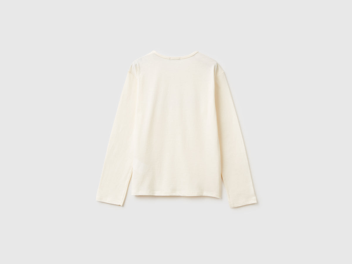 T-shirt in caldo cotone con paillettes