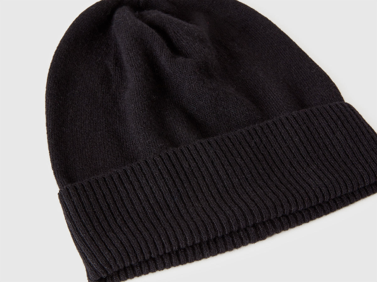 Cappello nero in pura lana Merino